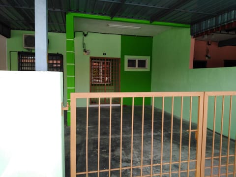 Pelangi homestay Appartement in Perak Tengah District