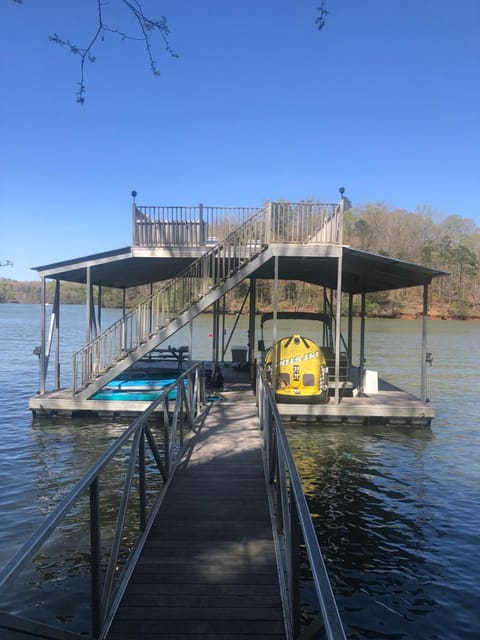 Lake views galore from balconies right on the lake and drought-proof deep water Chalet in Lake Lanier