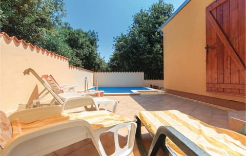 Stunning Home In Pula With 4 Bedrooms, Wifi And Outdoor Swimming Pool House in Pula