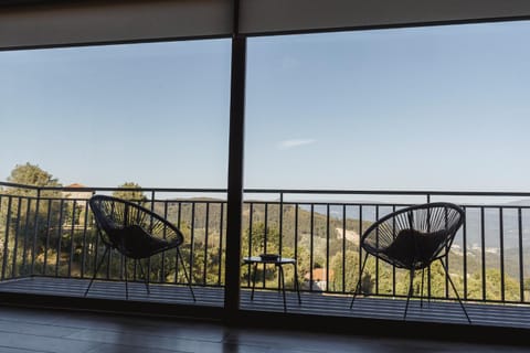 Balcony/Terrace, Mountain view