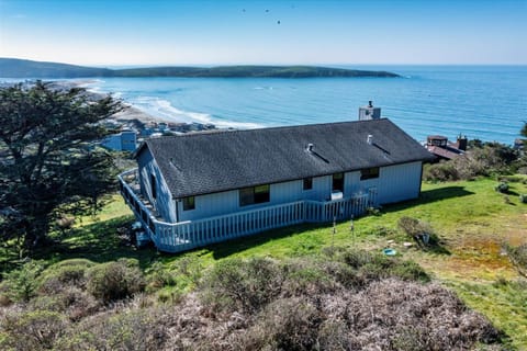 Whale Watch FANTASTIC VIEWS Game Room Dog Friendly House in Dillon Beach