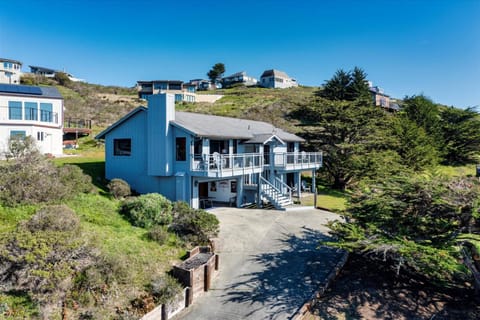 Whale Watch FANTASTIC VIEWS Game Room Dog Friendly House in Dillon Beach