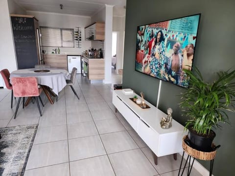 Loadshedding Equipped 2-Bed Apartment in Waterfall, Waterfall City Condo in Sandton