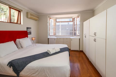 Holiday Home in Sea Point, Fresnaye Apartment in Sea Point