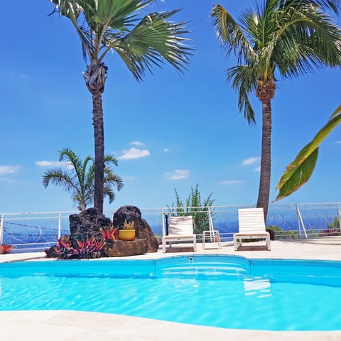 LA BOHEME, résidence de 5 appartements avec piscine, vue océan, Petite Ile Condominio in Réunion