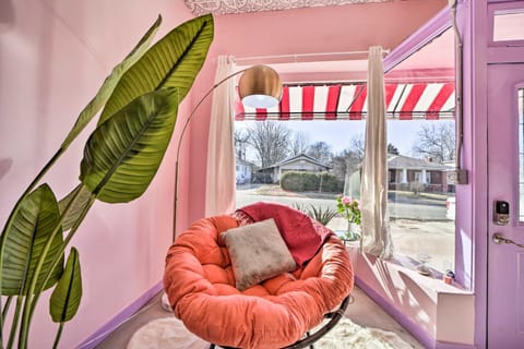 Unique, Themed Tulsa Escape about 2 Mi to Downtown! House in Tulsa