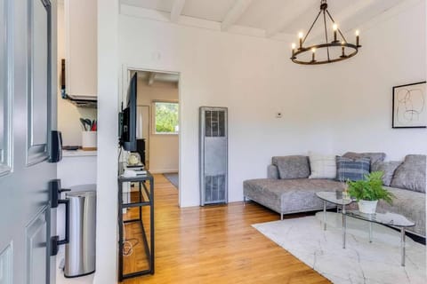Remodeled 1 Bd 1 Ba Home Minutes From Stanford 2 House in Los Altos