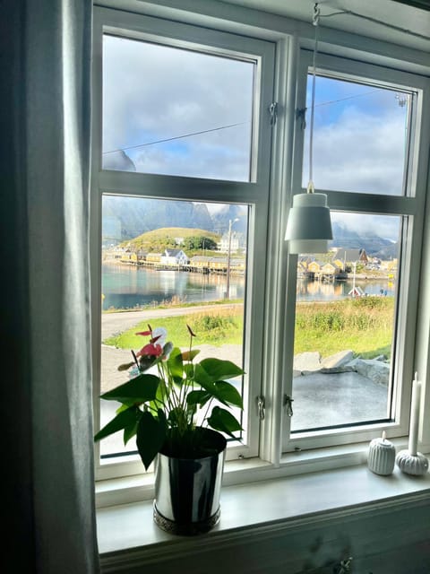 Property building, Day, Natural landscape, Mountain view, Breakfast