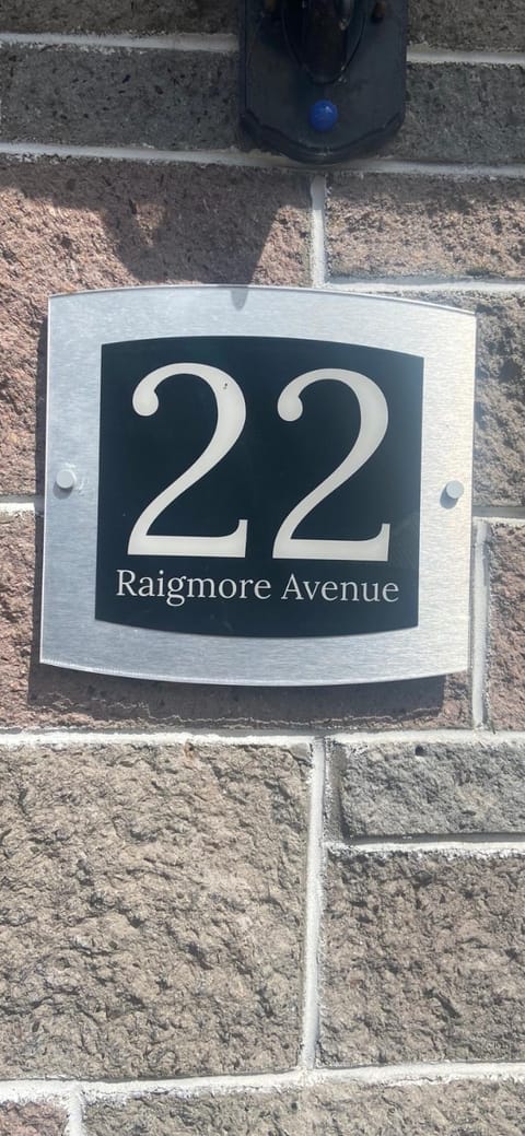 Delightful, central 3 bedroom house with garden & free parking Apartment in Inverness