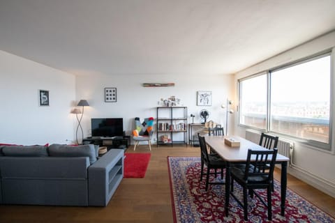 TV and multimedia, Living room, Dining area