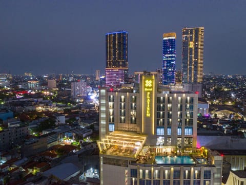 Property building, View (from property/room)