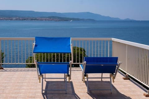 View (from property/room), Balcony/Terrace, Sea view, sunbed