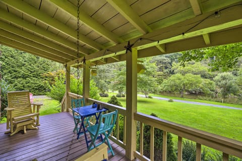 Riverfront Idyllic Lansing Home with Porch! House in Ashe County