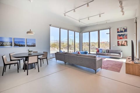 Modern Desert Dwelling with Panoramic Views! House in Catalina Foothills
