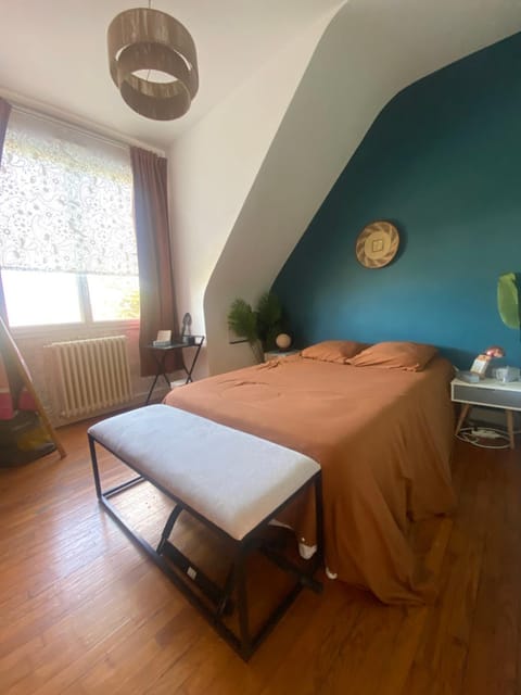 chambre chez particulier avec SDB et étage indépendant proche ARENA Vacation rental in Brest