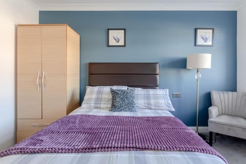 Room in Guest room - Apple House Wembley Bed and Breakfast in Edgware