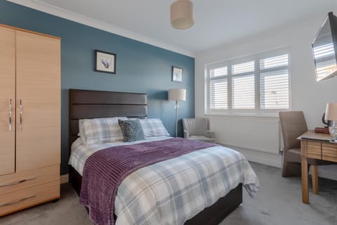 Room in Guest room - Apple House Wembley Bed and Breakfast in Edgware