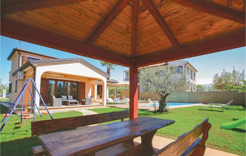 Beautiful Home In Novigrad With Wifi House in Novigrad