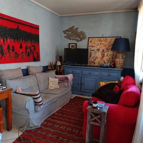 Communal lounge/ TV room, Living room, Seating area