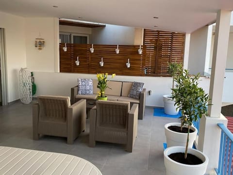 Casa Azzuro - Luxurious Modern Apartment Kapparis Condo in Paralimni