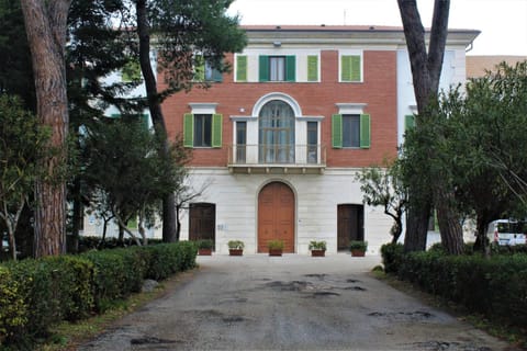 Property building, Facade/entrance