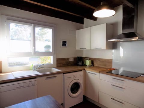 Kitchen or kitchenette, dishwasher, minibar, pet friendly, stove, toaster, washing machine