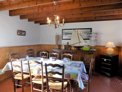 Decorative detail, Dining area, hair dresser