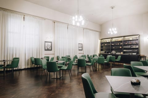 Banquet/Function facilities, Seating area, Breakfast