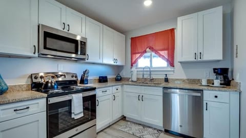 Garden City Delight-Less than 5 miles from Downtown! Casa in Savannah