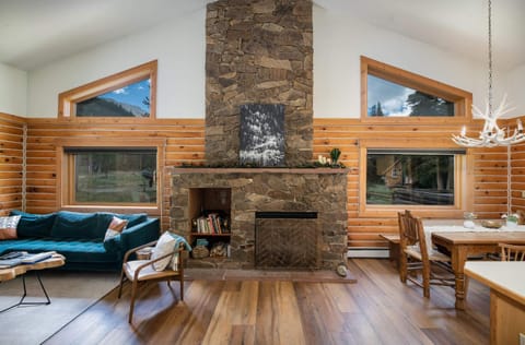 Cabin On The Blue Home: On River, Hot Tub, Views Cabin in Blue River