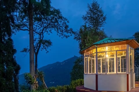StayVista's Tree Tops & Tea Trails - Mountain-View Villa Amidst Tea Plantation with Telescope & Gazebo Chalet in Darjeeling