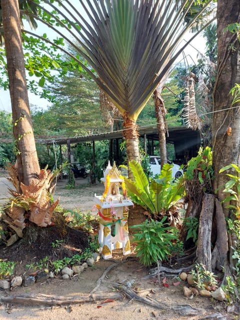 Green Garden Bungalows Resort in Koh Chang Tai