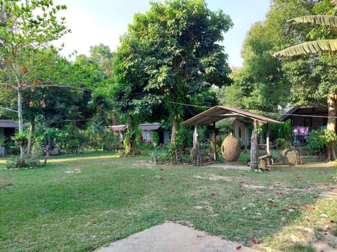 Green Garden Bungalows Resort in Koh Chang Tai