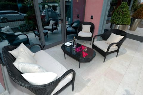 Patio, Day, Balcony/Terrace