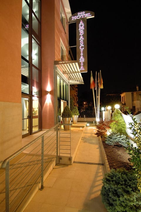 Facade/entrance, Night, Night, Other