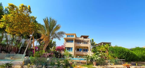 Luxury Seafront Pool Villa - 3 Stories & Roof floor - All Master Bedrooms Villa in Hurghada