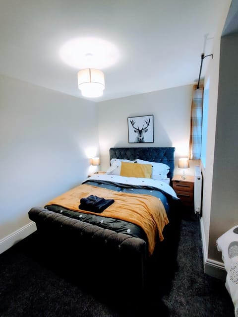 Crystal Suite 2 -free private parking Apartamento in North Shields