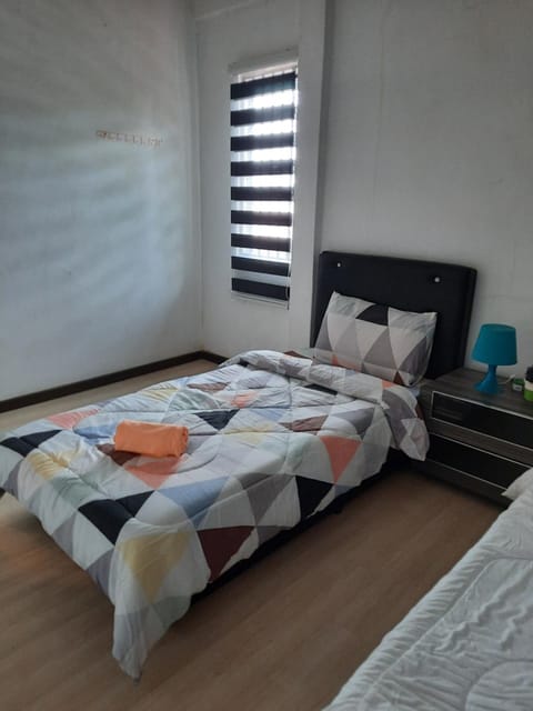 Arena Guesthouse Kuching near Kuching Airport with fully aircond and free WiFi Haus in Kuching