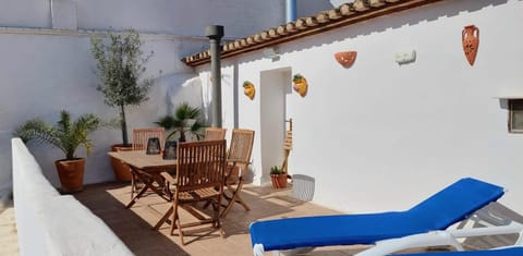 Balcony/Terrace, Seating area, Dining area, sunbed