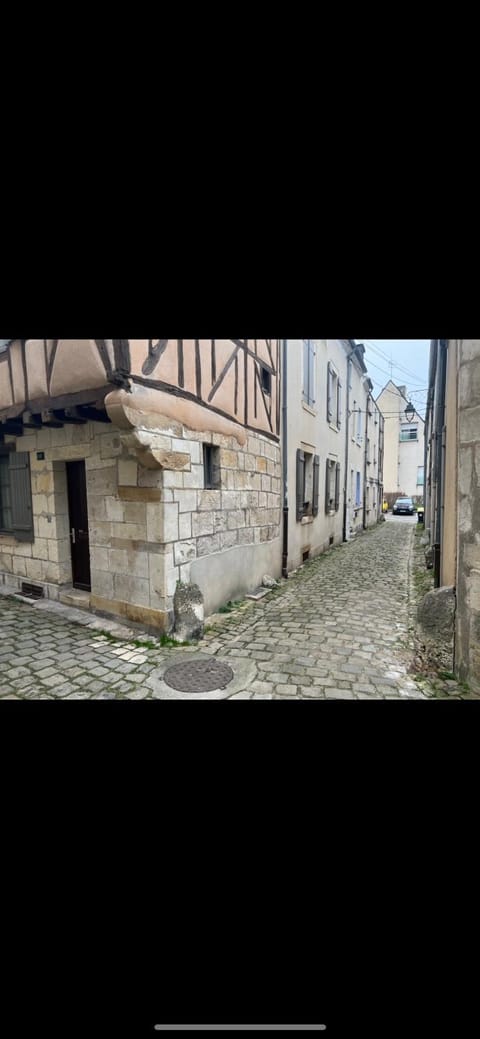 Petit F2 fonctionnel plein centre et proche gare Apartment in Bourges