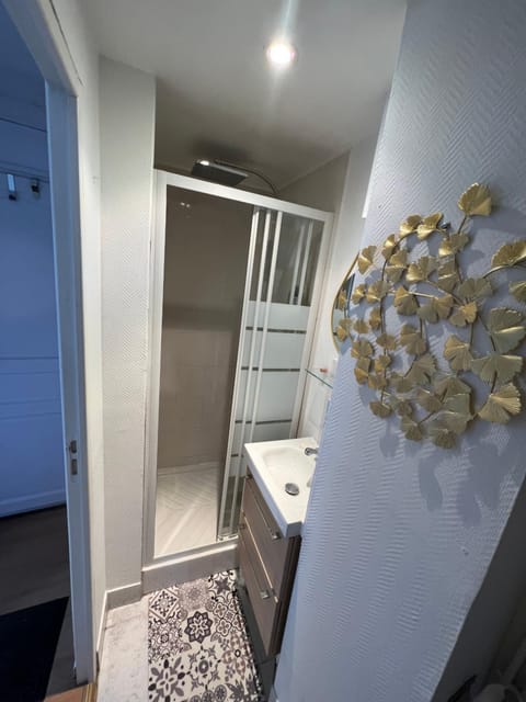 Petit F2 fonctionnel plein centre et proche gare Apartment in Bourges