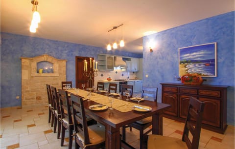 Beautiful Home In Golubovo With Kitchen House in Peroj