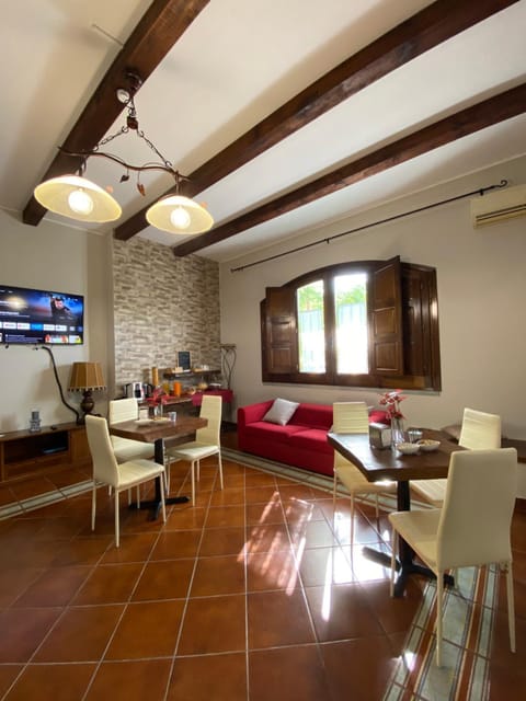 Communal lounge/ TV room, Lounge or bar