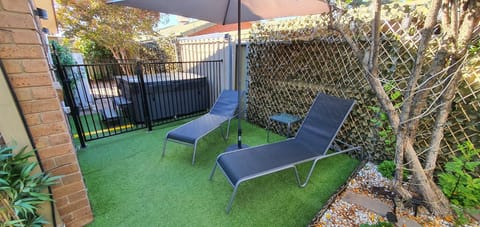Flamingo stay - Renovated 2-bed unit with BBQ & SPA ideal for holiday and business travel Casa in Mildura