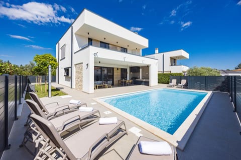 Property building, Pool view, Swimming pool