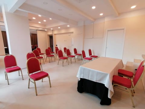 Meeting/conference room