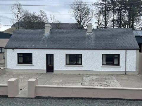 Grogagh Hill Cottage House in County Sligo