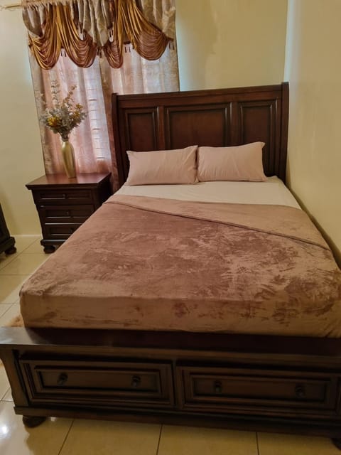 Charming 2-Bed House in Portmore gated community House in Saint Catherine Parish