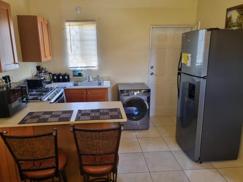 Charming 2-Bed House in Portmore gated community House in Saint Catherine Parish