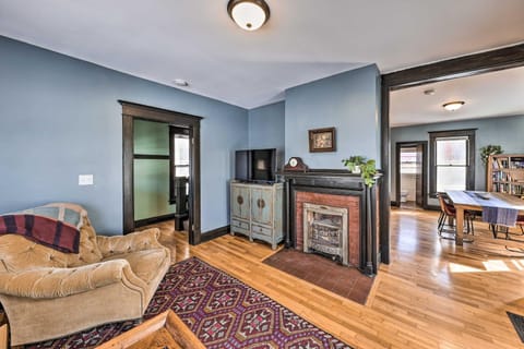 Newly Renovated Home Close to Dtwn Lawrence! Maison in Lawrence